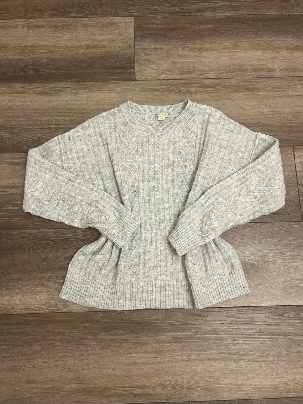 Cozy Women's Light Gray Cable Crew Neck Sweater